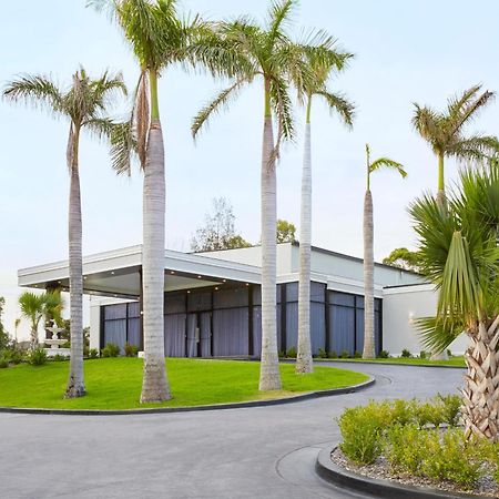 Holiday Inn Warwick Farm By Ihg Exterior photo