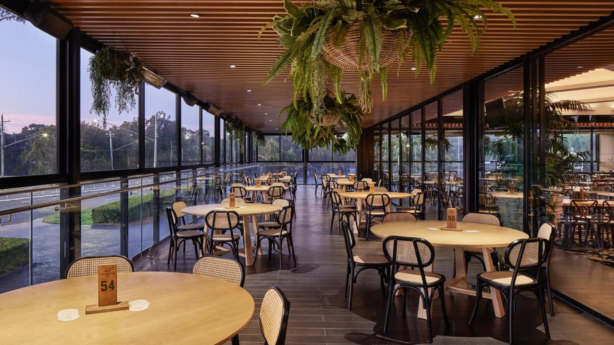 Holiday Inn Warwick Farm By Ihg Exterior photo
