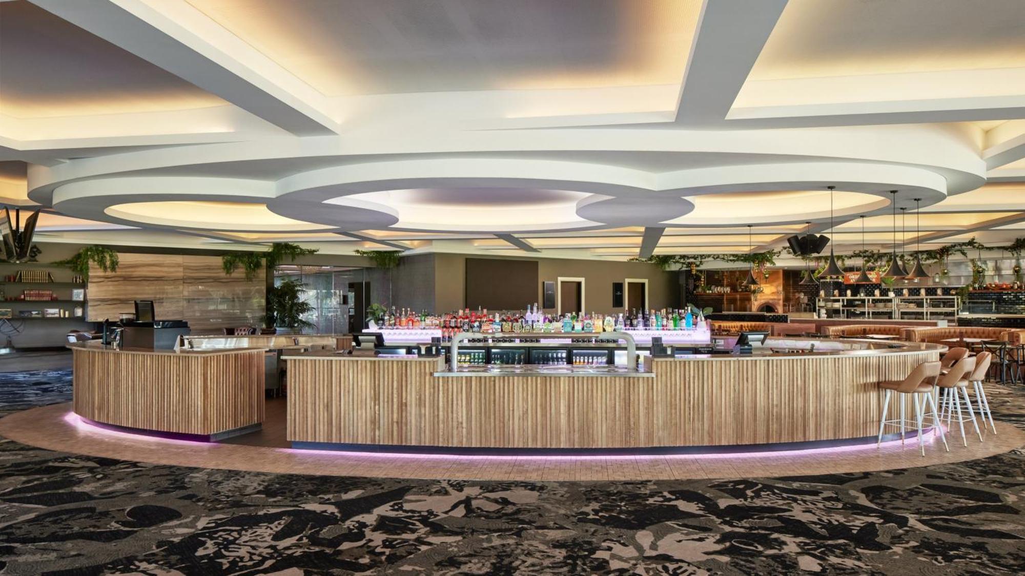 Holiday Inn Warwick Farm By Ihg Exterior photo
