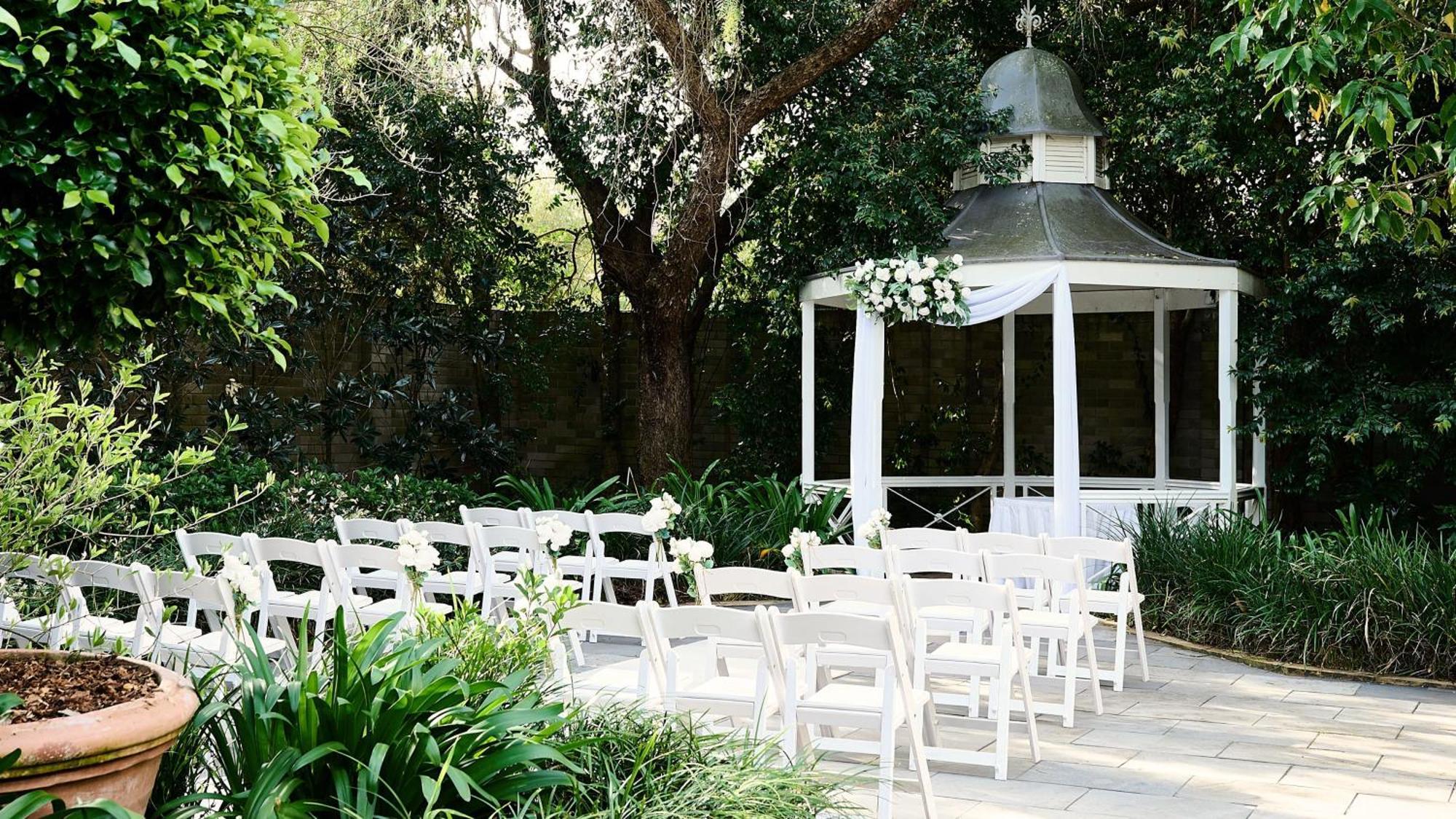 Holiday Inn Warwick Farm By Ihg Exterior photo